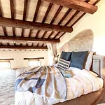 La Vecchia Scuola 4*