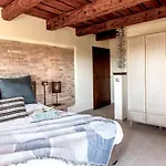 La Vecchia Scuola 4*