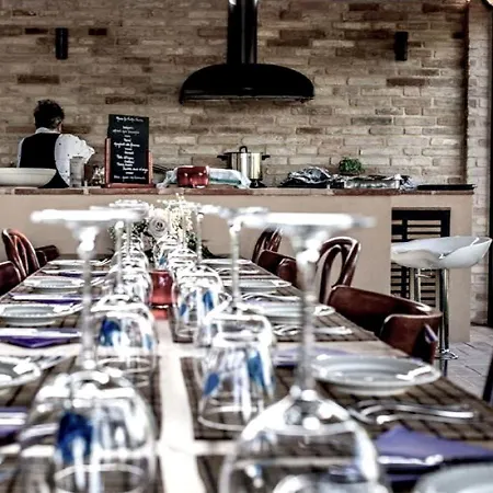 La Vecchia Scuola 4*