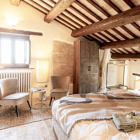 La Vecchia Scuola 4*