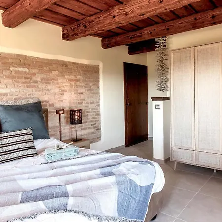 La Vecchia Scuola 4*
